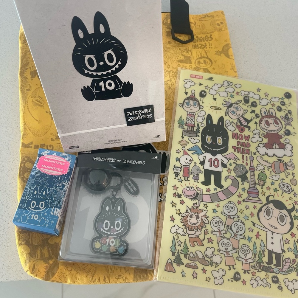 Shanghai Exclusive Monsters x10yr anniversary Black Keychain and Stationery Set